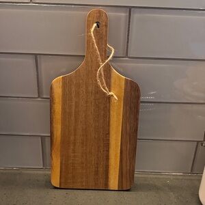 Wooden Cutting Board with Handle